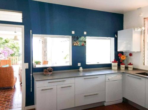 Villa "The Pretty Mermaid", pool and stunning views 5 min from beach