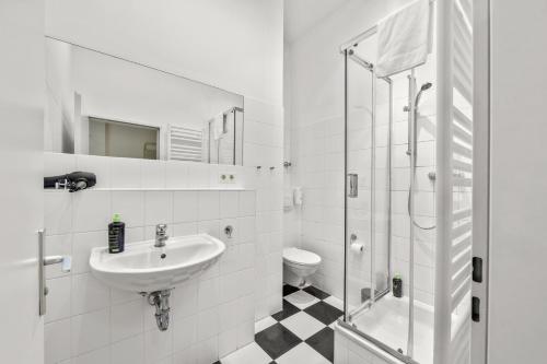 Standard Suite image 7