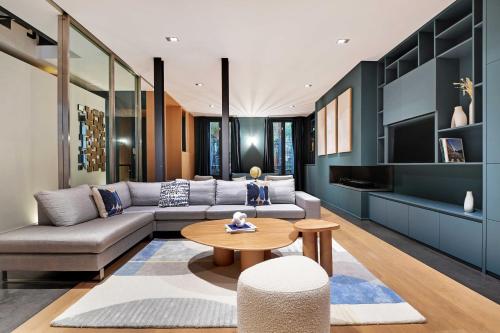 Fabulous House - a Gem in Chic Western Paris, Париж