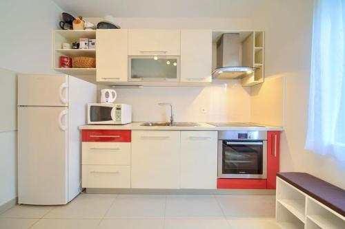 Apartment image 10