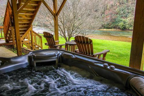Rivers Edge in Jefferson, USA