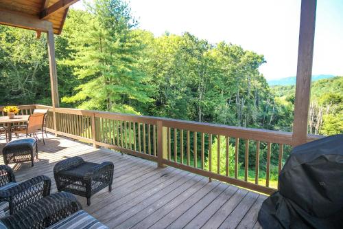 Dream Mountain Lodge thumb 3