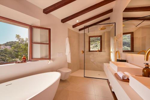 حمام, Valldemossa Hotel in فالاديموسا