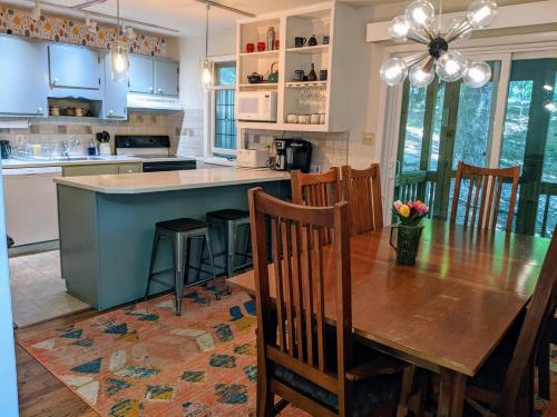 Autumn Wings - A Natural Retreat in Berkeley Springs, USA
