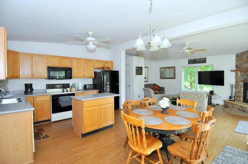 Cacapon Connected - Workplace Retreat in Morton Grove, USA