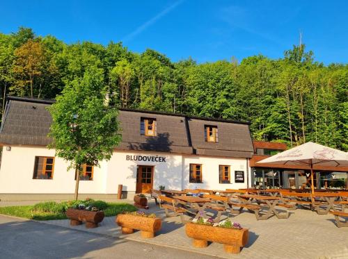 Restaurace a Penzion Bludoveček