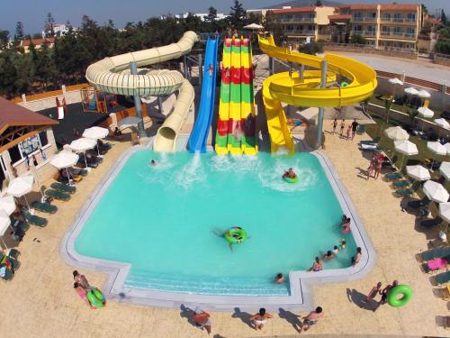 Gouves Waterpark Holiday Resort - image 4
