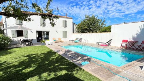 Magnifique maison refaite à neuf avec 5 chambres gîte à louer Le Gillieux