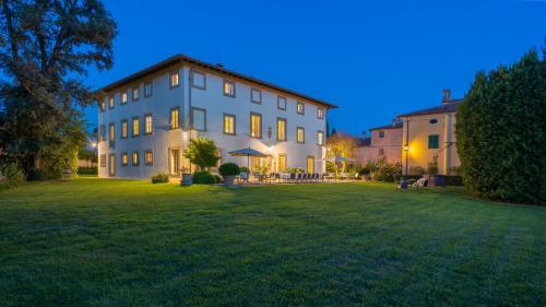 Зовнішній вигляд готелю, Tenuta Di Pratello 24 in Пекіолі