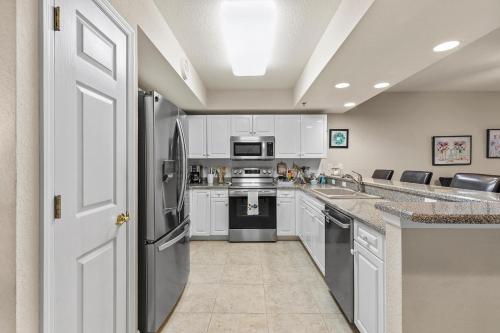 Oceanwalk 14-404 in New Smyrna Beach, USA