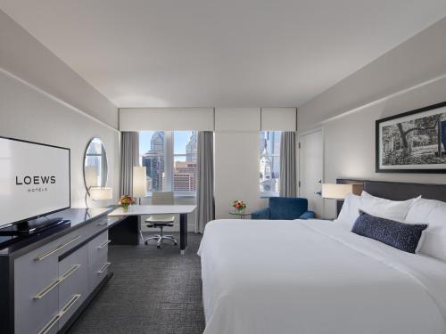 Luxury King Room image 3