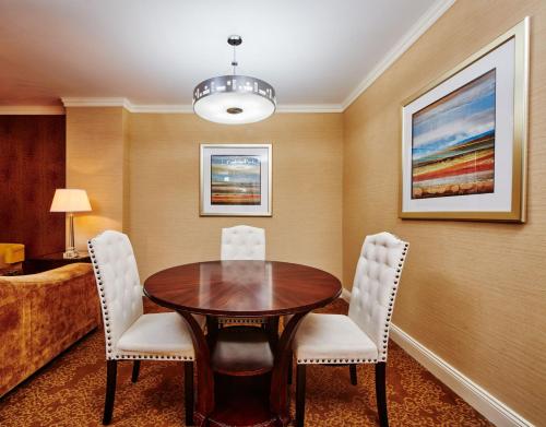 Radio City Apartments - image 5