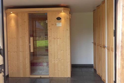 gîte composé de 2 maisons avec cheminée et sauna (gite compose de 2 maisons avec cheminee et sauna) in Houdetot