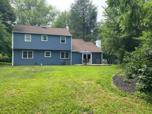 5 Bedrooms on a flat acre. Great water pressure! in Downingtown, USA