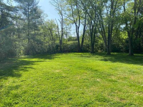 5 Bedrooms on a flat acre. Great water pressure! in Downingtown, USA