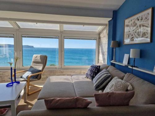 Elegante Apartamento con Vistas al Mar