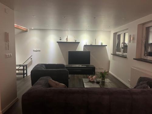 Tritt ein bring Glück herein - Exquisite 75 qm - Messenähe - Parkplatz - Flughafennähe