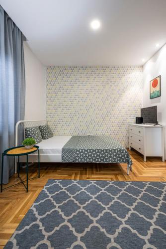 Studio Apartment image 2