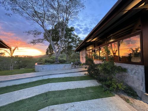 521145706 Alaya Yoga & Surf & Retreat