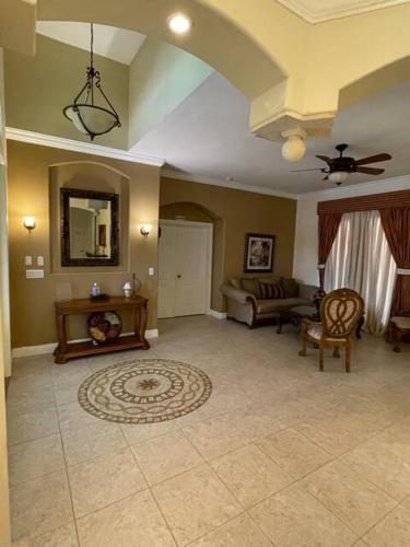 King Suite & Jacuzzi Luxe Getaway in Port St Lucie in Port Saint Lucie, USA