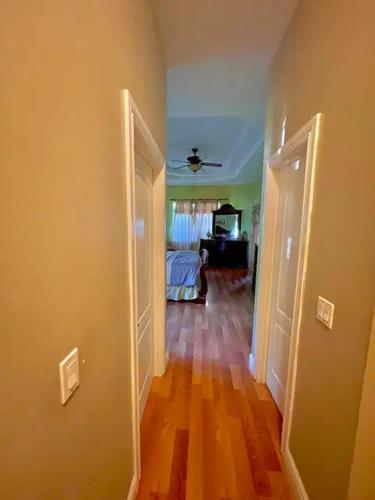 King Suite & Jacuzzi Luxe Getaway in Port St Lucie in Port Saint Lucie, USA