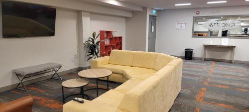 共用Lounge/電視區, The Arts Hotel in 夏洛特敦市中心