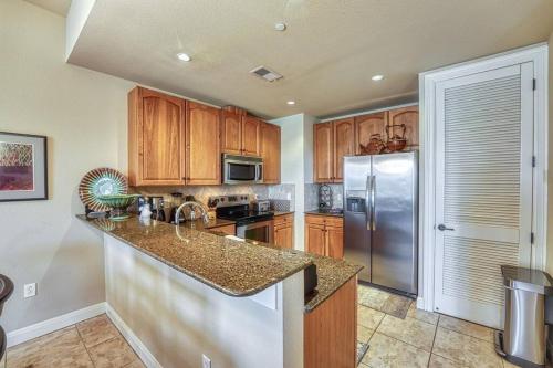 Great Lakefront Condo With Gorgeous Lake LBJ Views in Horseshoe Bay, USA