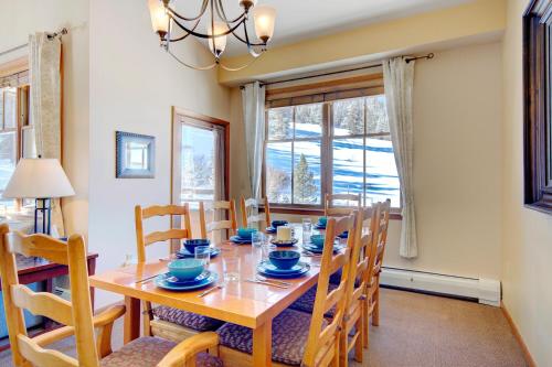 Ski In Out Luxury Penthouse #1703 With Hot Tub & Great Views - 500 Dollars Of FREE Activities & Equipment Rentals Daily in Winter Park, USA