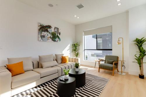 Brand New Modern 4 Bedroom House Pickfair Village, Los Angeles (fotografie 9)