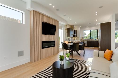 Brand New Modern 4 Bedroom House Pickfair Village, Los Angeles (fotografie 8)