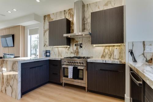 Brand New Modern 4 Bedroom House Pickfair Village, Los Angeles (fotografie 2)