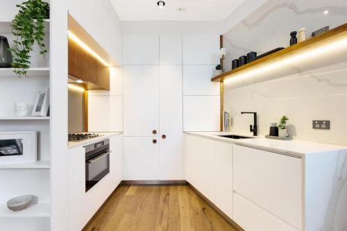 Barangaroo Park Apartments by Urban Rest - image 10