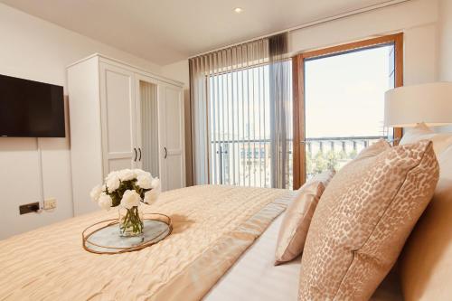 King Deluxe City Apt Large Space& Free Parking! NO Balcony, Лидс (фото 9)