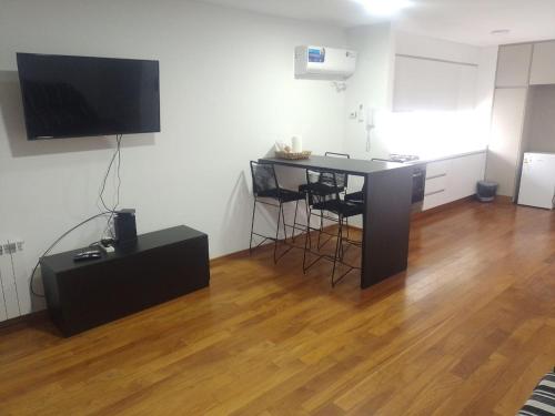 One-Bedroom Apartment image 2