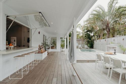 Paradise Palms - pet-friendly beach home with pool