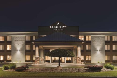 Country Inn & Suites by Radisson, Mt Pleasant-Racine West, WI in Sturtevant, USA