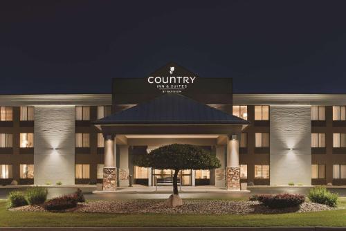 Country Inn & Suites by Radisson, Mt Pleasant-Racine West, WI