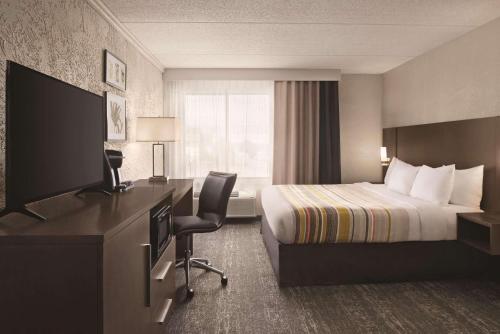 Country Inn & Suites by Radisson, Mt Pleasant-Racine West, WI