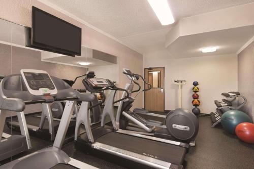 Country Inn & Suites by Radisson, Mt Pleasant-Racine West, WI