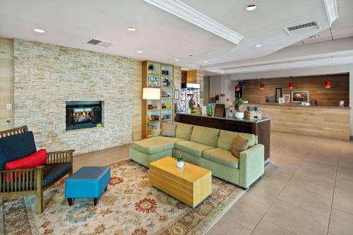 Country Inn & Suites by Radisson, San Diego North, CA