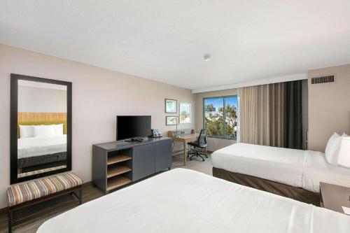 Country Inn & Suites by Radisson, San Diego North, CA