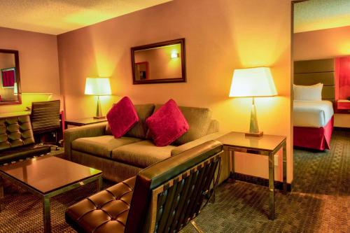 Radisson Hotel & Suites Fort McMurray