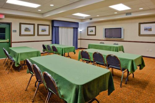 Country Inn & Suites by Radisson, Port Charlotte, FL