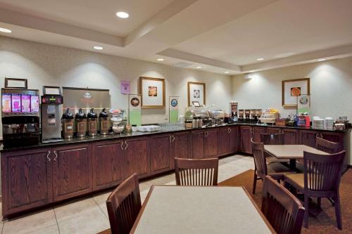 Country Inn & Suites by Radisson, Port Charlotte, FL