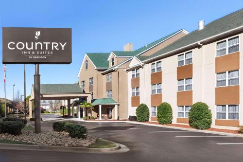 . Country Inn & Suites by Radisson, Dalton, GA