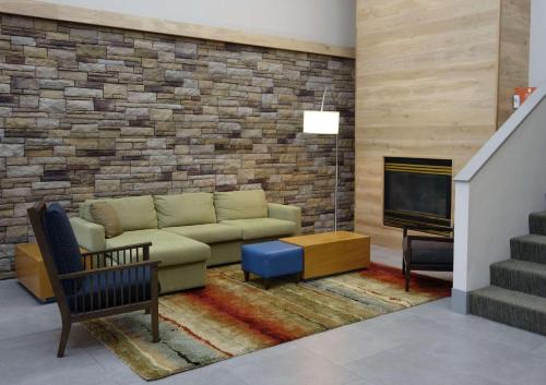 ล็อบบี้, Country Inn & Suites by Radisson, Ankeny, IA in แองเคนี (IA)