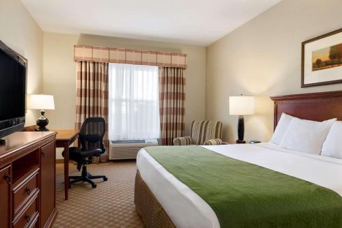 Country Inn & Suites by Radisson, Peoria North, IL