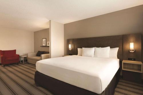 Photo - Country Inn & Suites by Radisson, Indianapolis Airport South, IN