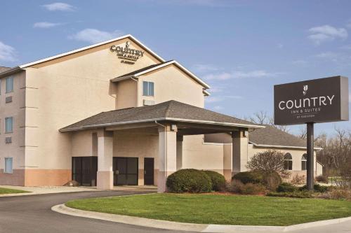 Country Inn & Suites by Radisson, Auburn, IN