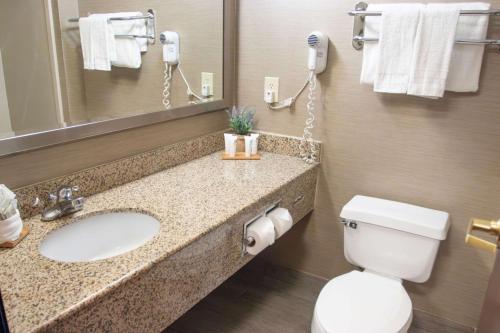 Country Inn & Suites by Radisson, Garden City, KS